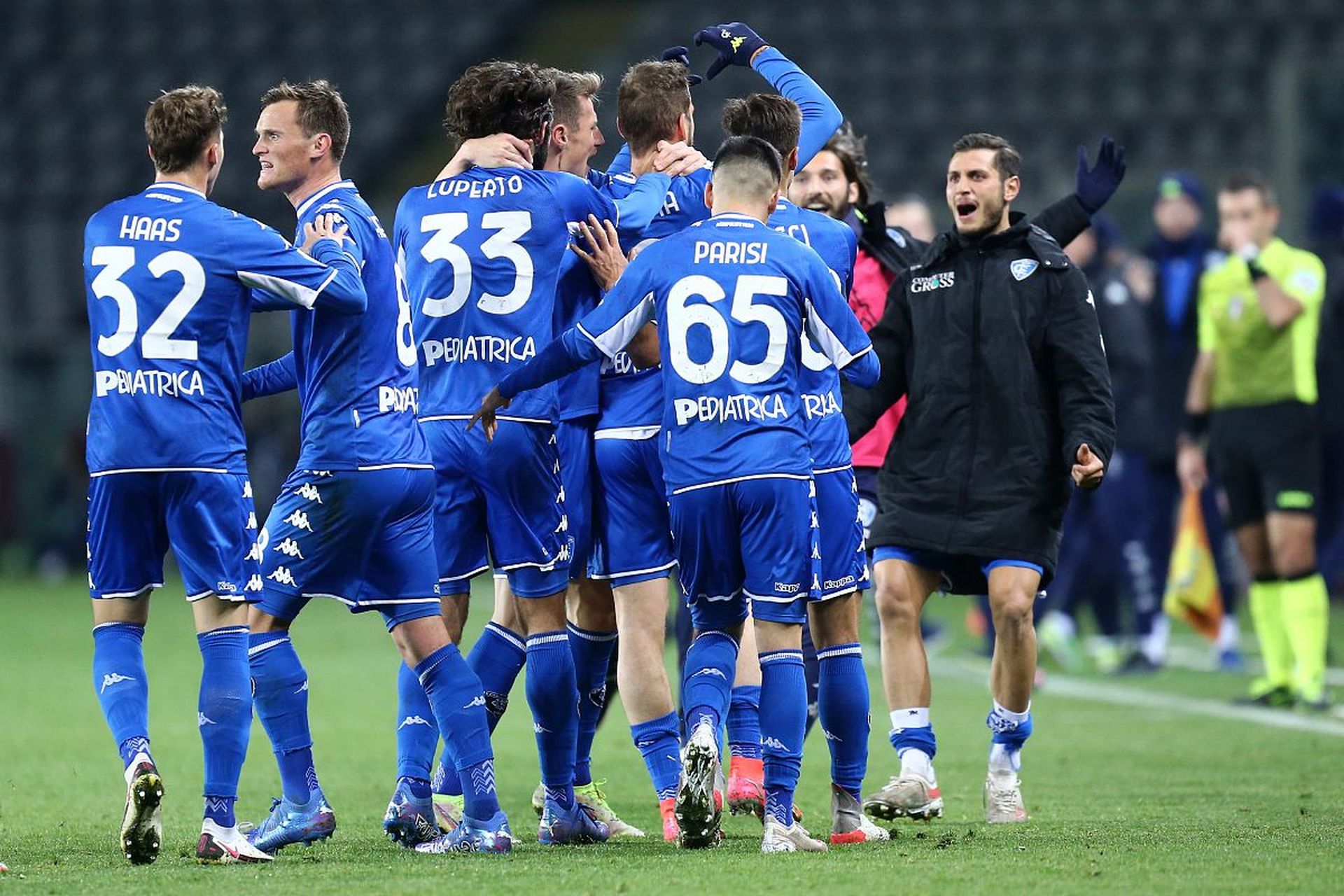 冠军奖杯失 冠军奖杯失